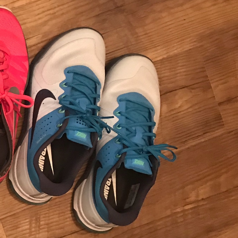Women’s Nike shoes